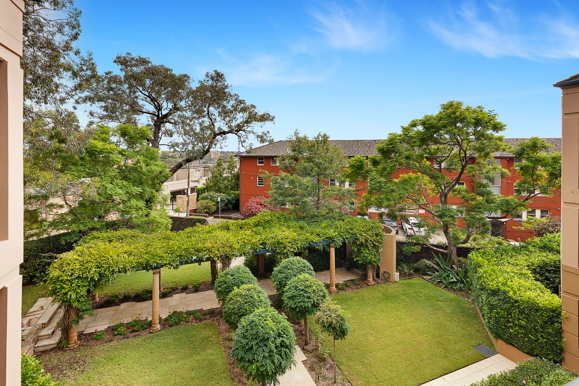 4-240-ben-boyd-road-neutral-bay-blunts-real-estate