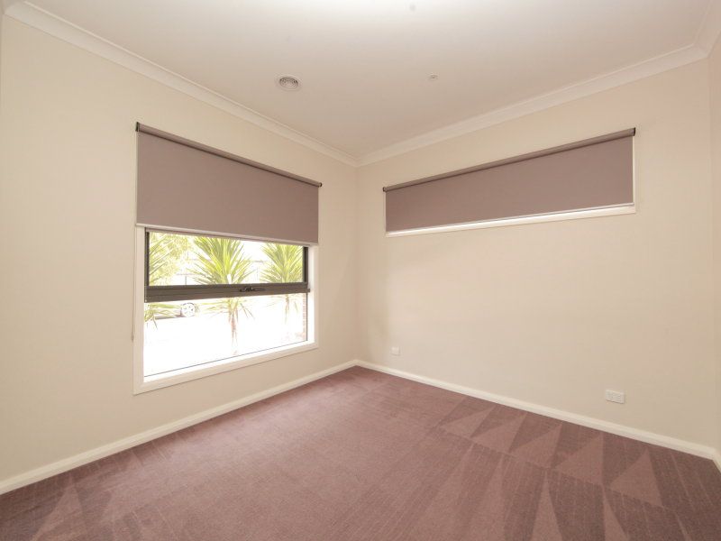 6 Sambell Street MERNDA, Mernda - Thumbnail 4