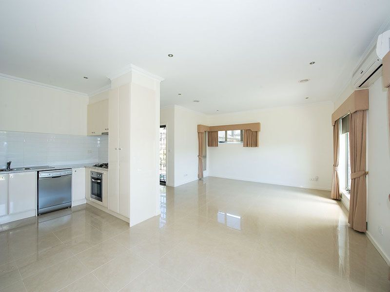 2/156 Chambers Road, Altona North - Thumbnail 3