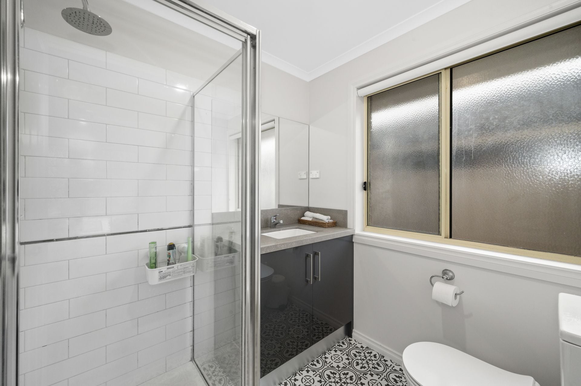 BEAUTIFUL FAMILY HOME- GREAT LOCATION