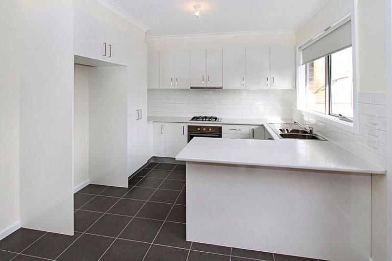 2/97 Henty Street, Reservoir