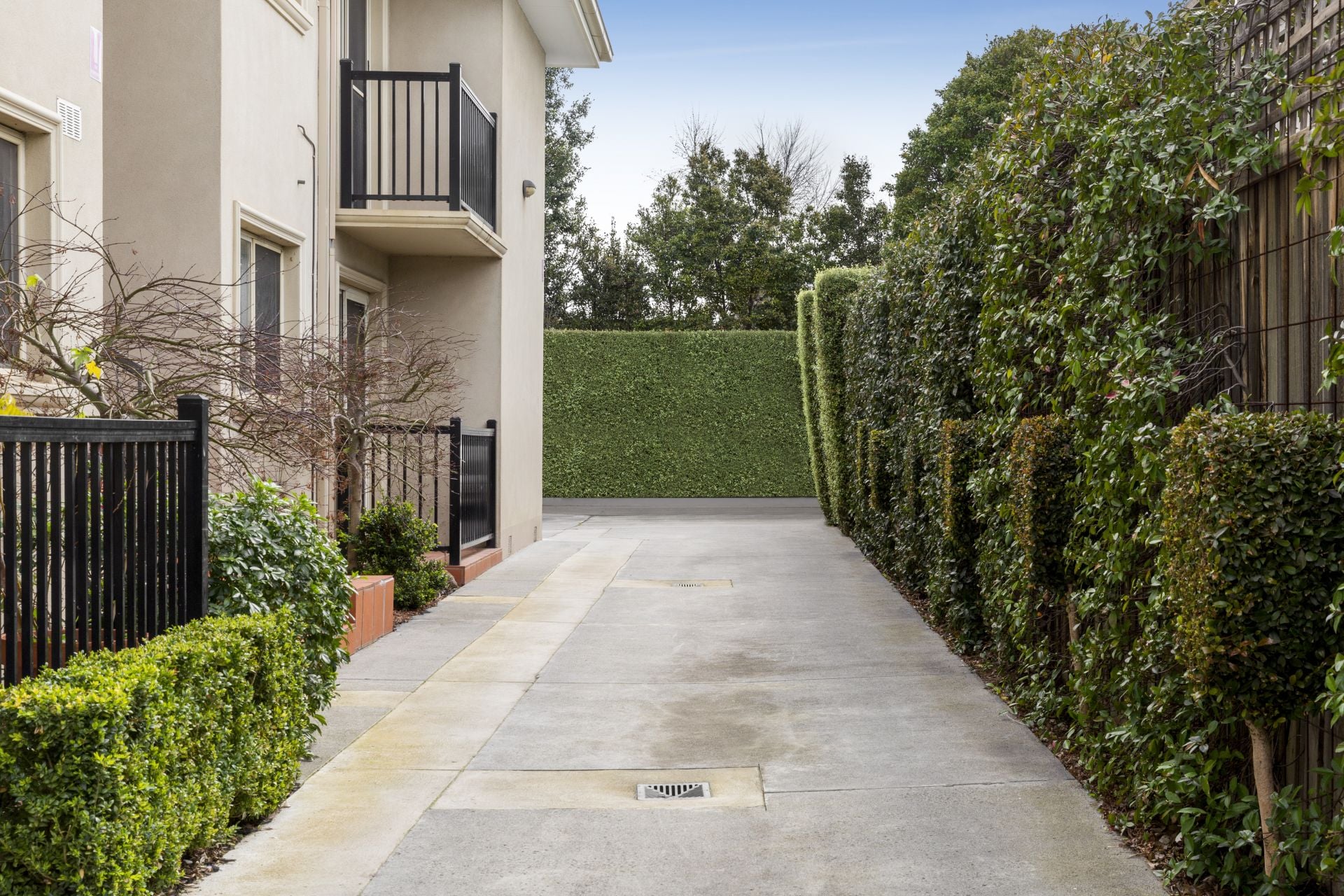 Convenient, Comfortable and a Huge Courtyard