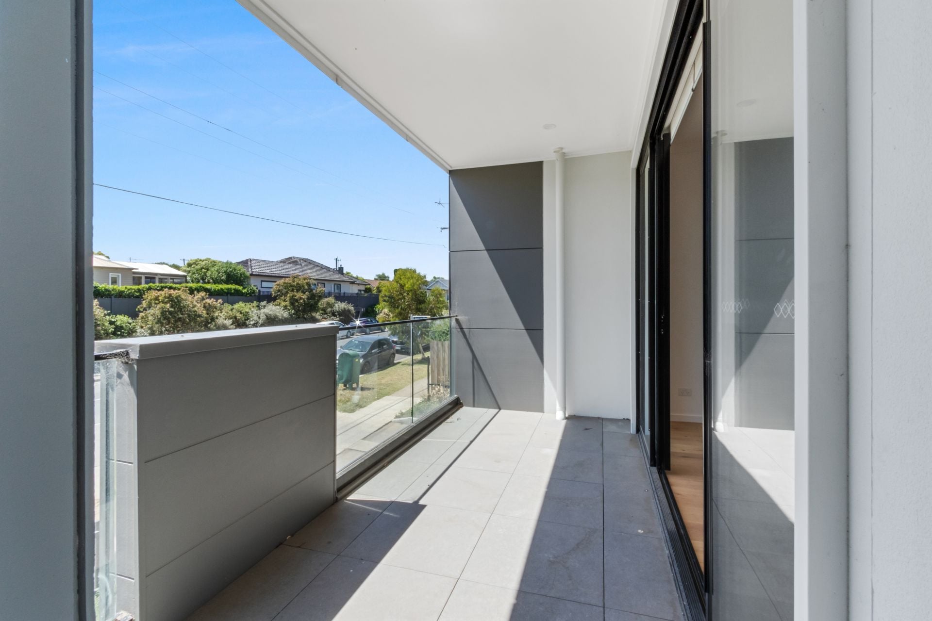 Near New Townhouse with Rooftop Terrace