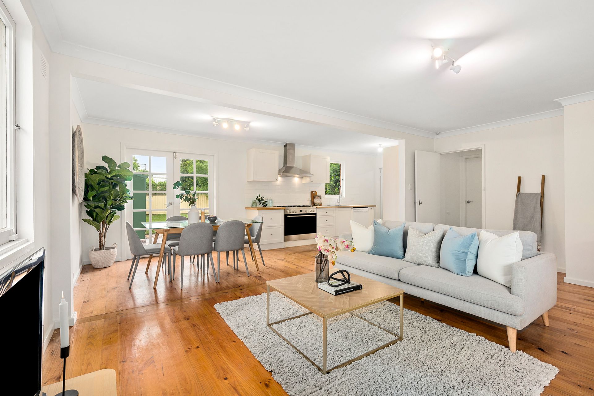 Real Estate For Sale 12 Hereford Street Hobartville , NSW