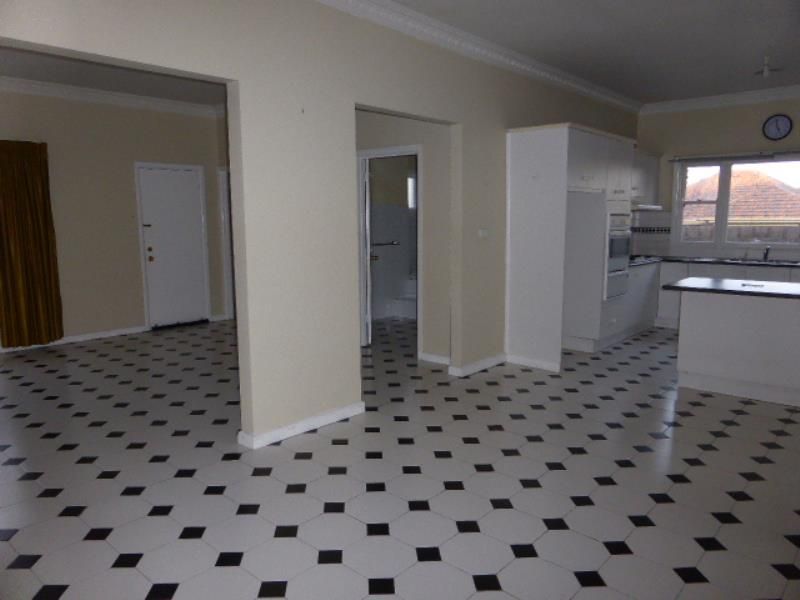 PRICE-$340-$360PW LOOKING FOR A GREAT TENANT!