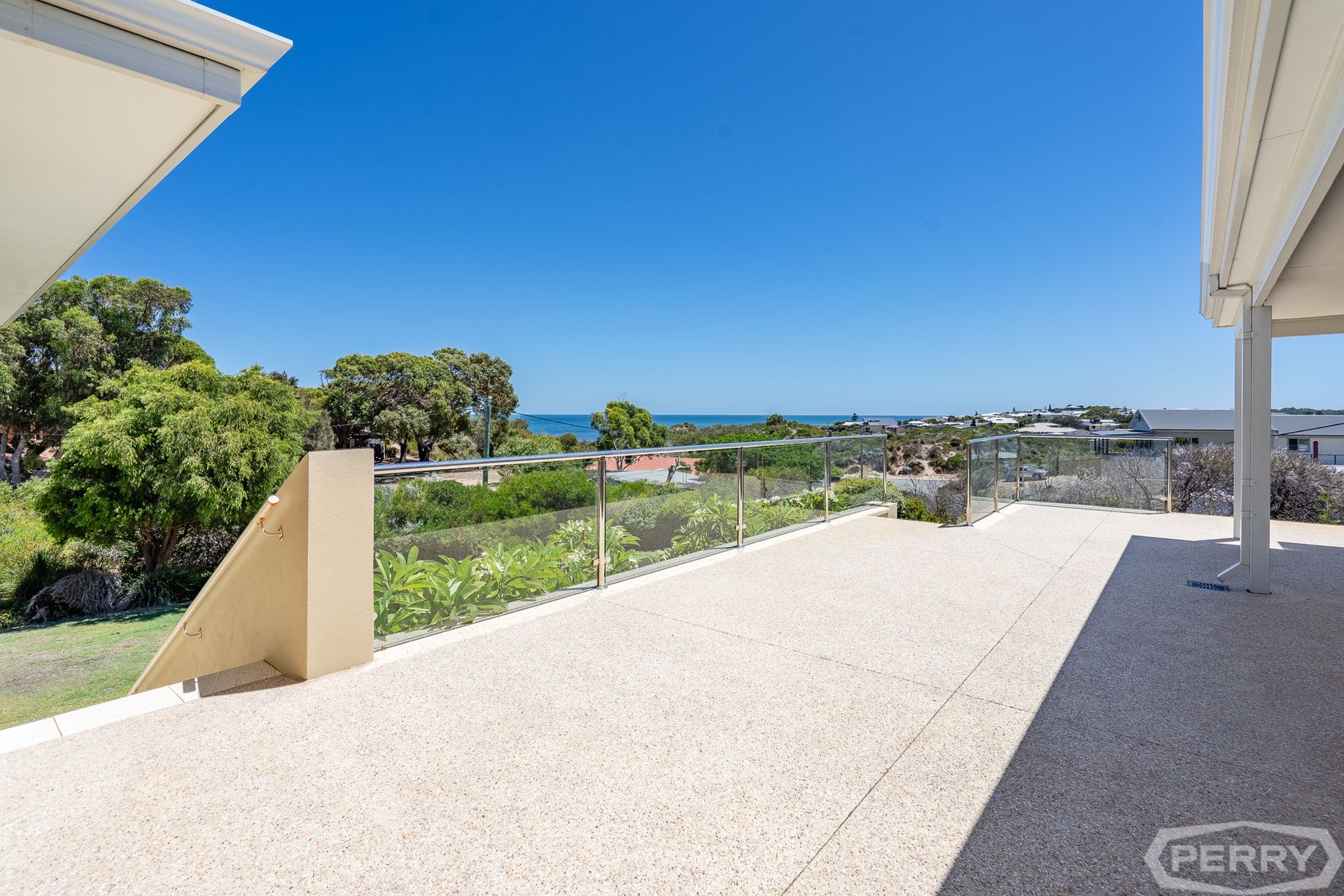 11 Oceanic Drive, Dawesville H.& N. PERRY