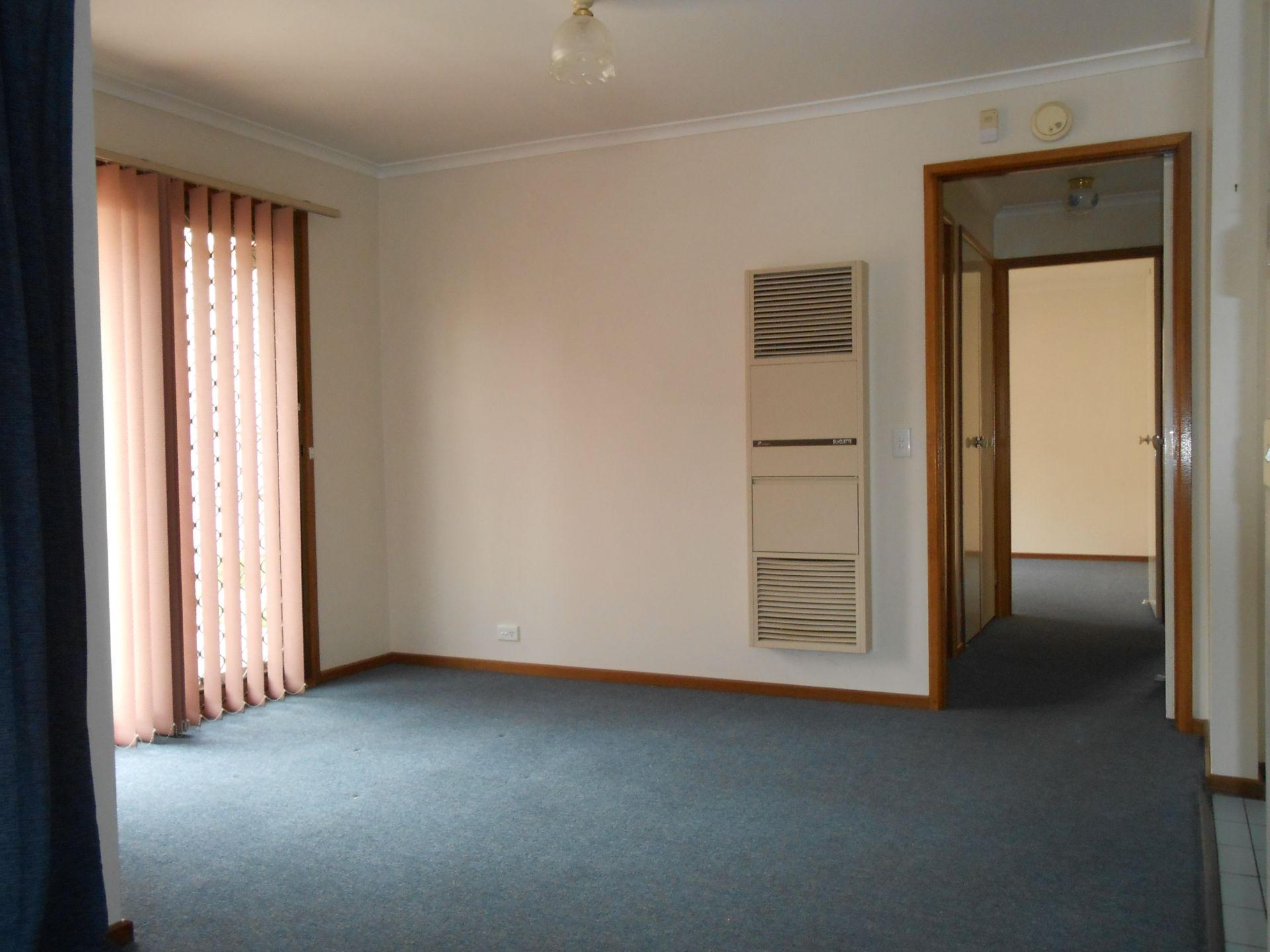 SHORT STROLL TO ALL AMENITIES