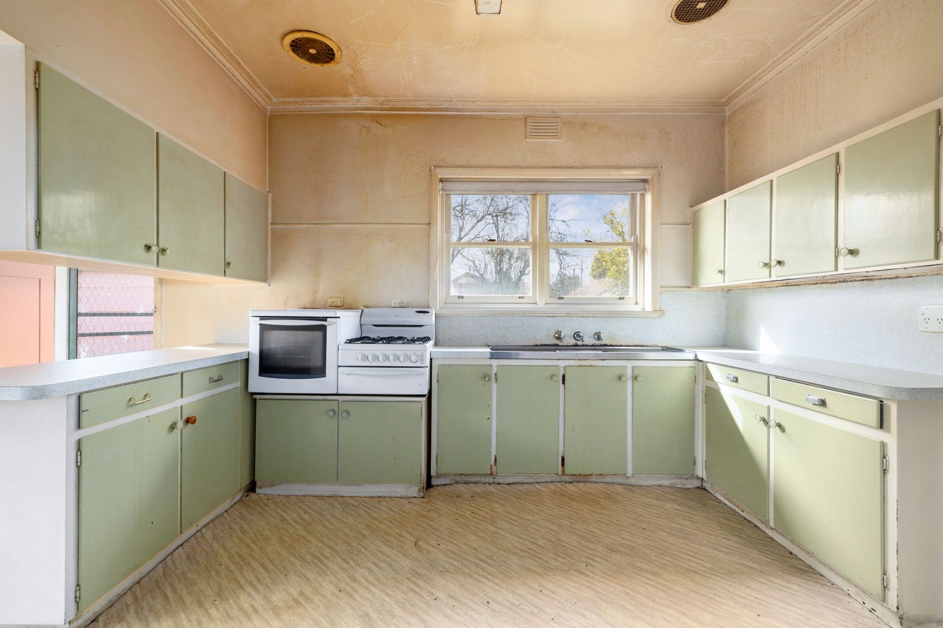 2 Muir Crescent, Newington, Newington - Thumbnail 8