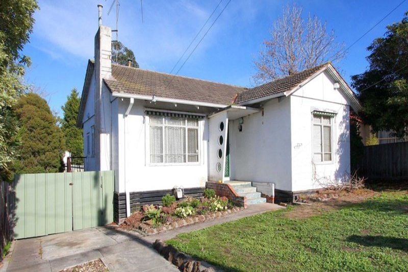 17 Summerhill Road, Reservoir