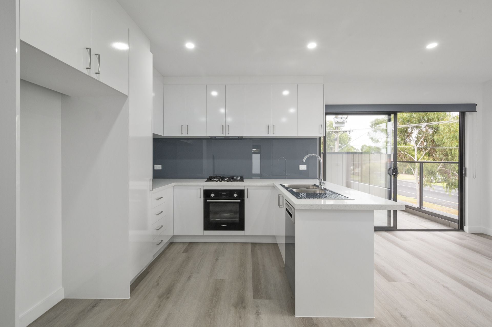 BRAND NEW 2 BEDROOM TOWNHOUSE