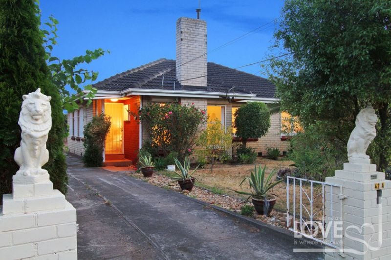 42A Whitelaw Street, Reservoir