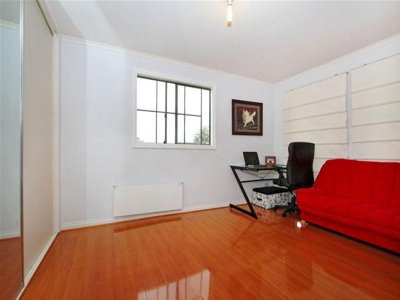 Spacious Townhouse With Everything at Your Feet