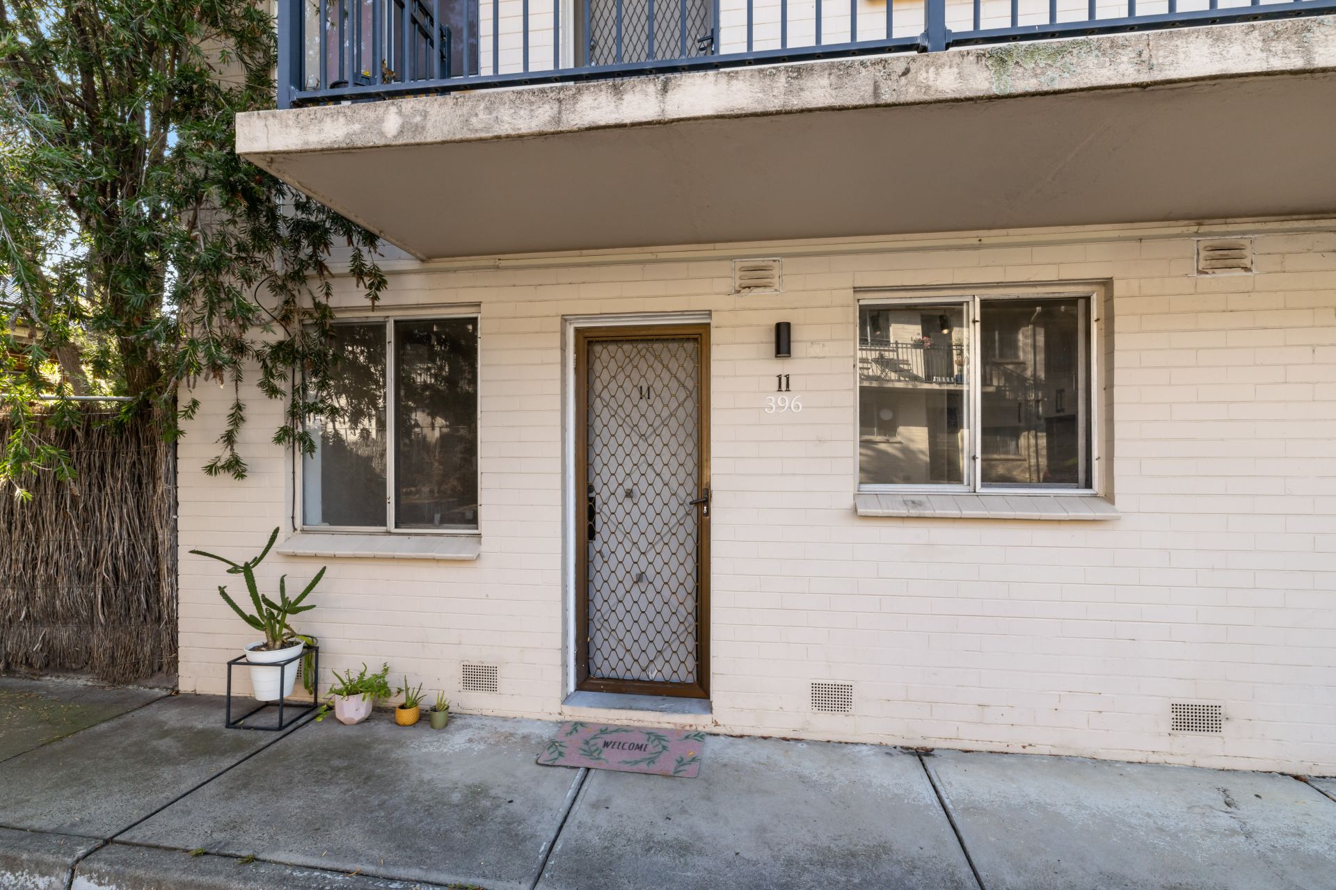 Renovated Unit with Large Courtyard