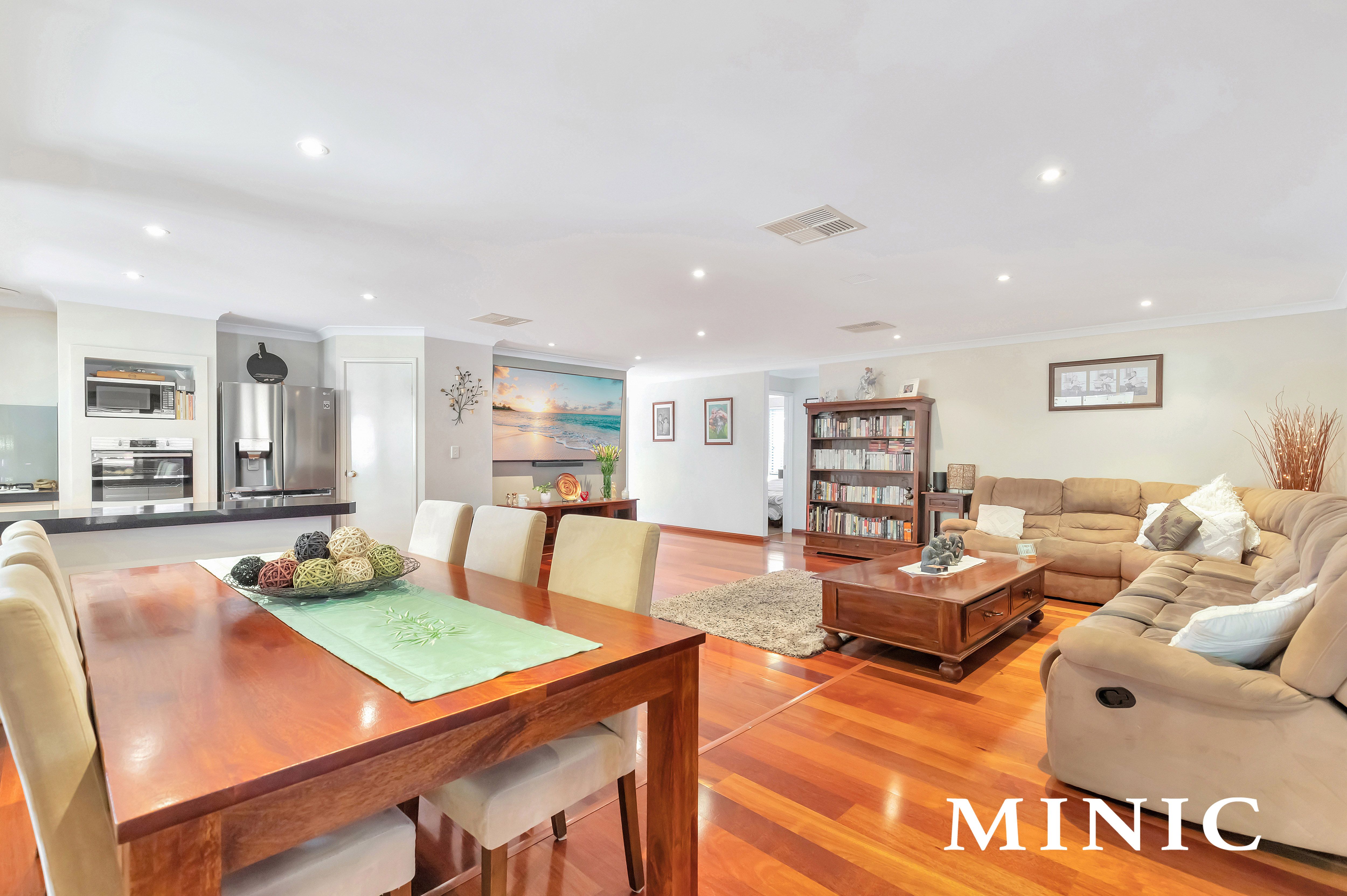 34 Charm Way, Atwell
