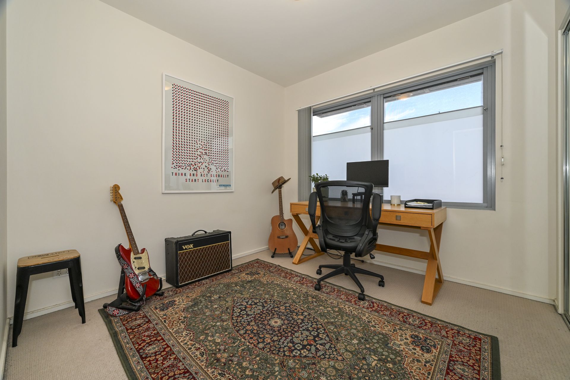 Stunning Centrally Located Apartment!