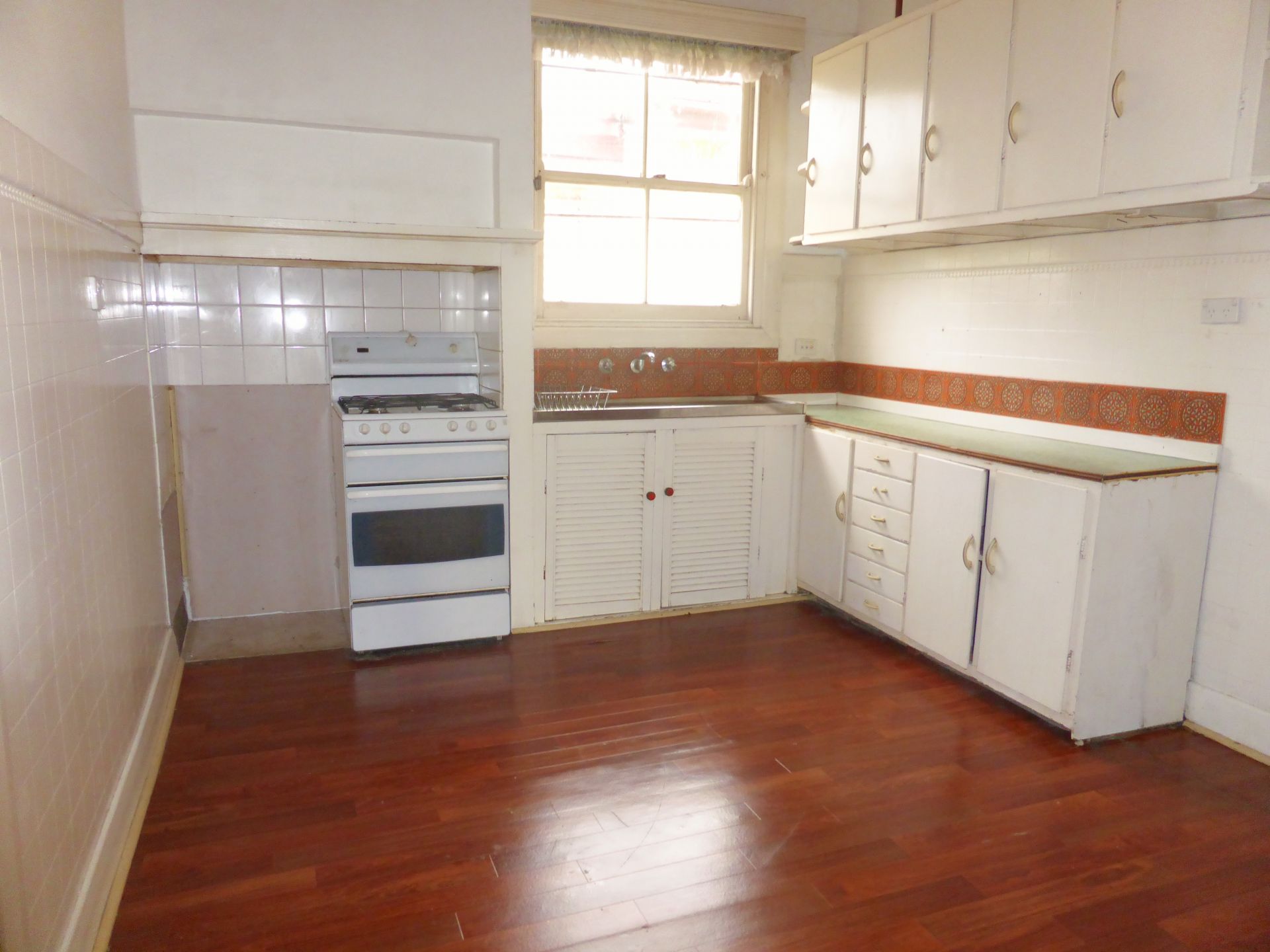 Classic Thornbury Home With Plenty of Space to Offer!