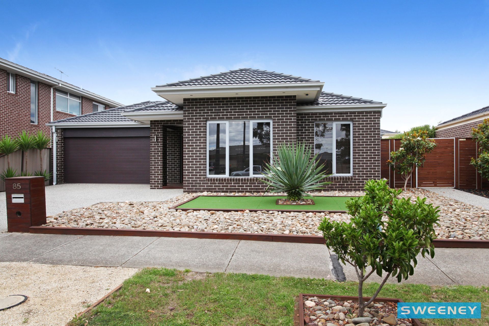 85 Tenterfield Drive, Burnside Heights - Thumbnail 2