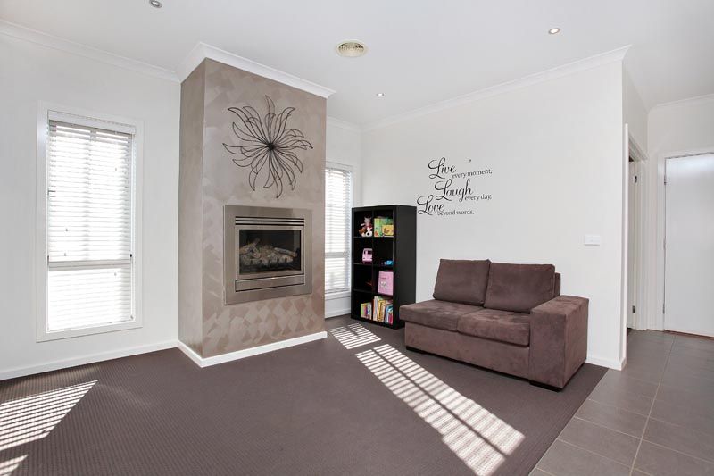 21 Asthima Way, Caroline Springs - Thumbnail 5
