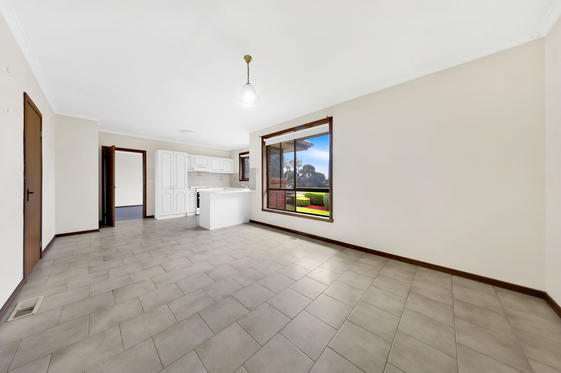 Lovely 2 Bedroom Unit