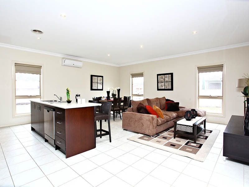 5 Studley Park Way, Caroline Springs - Thumbnail 3