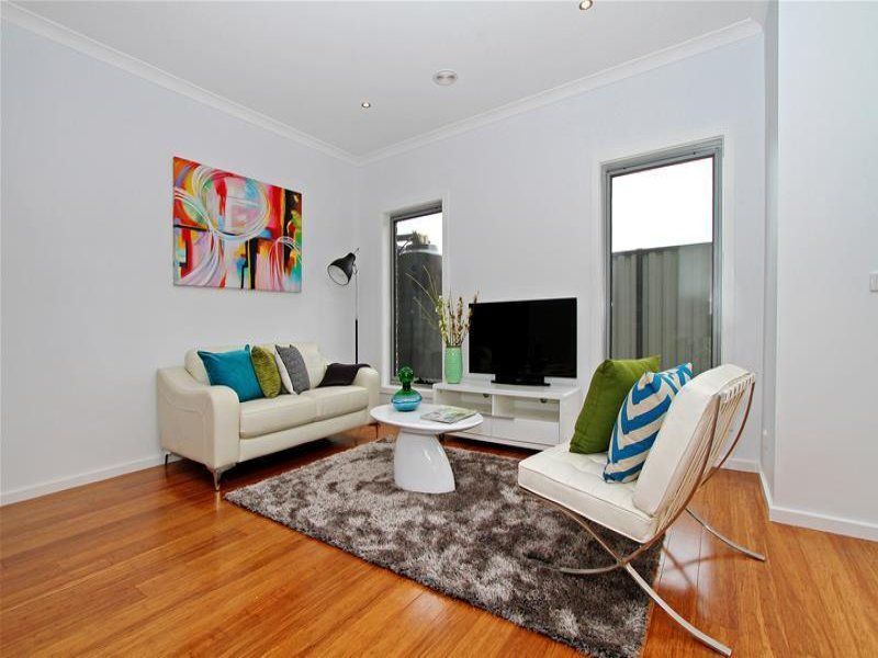 PRESTIGE, STYLE AND SUNFILLED COURTYARD