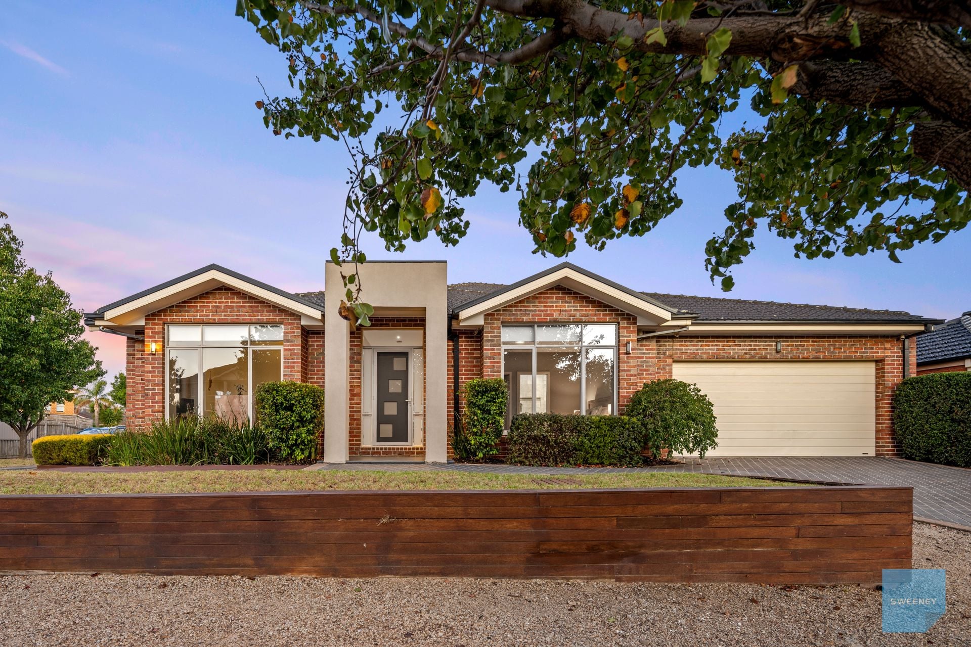 22 Swanston Court, Taylors Hill - Thumbnail 2