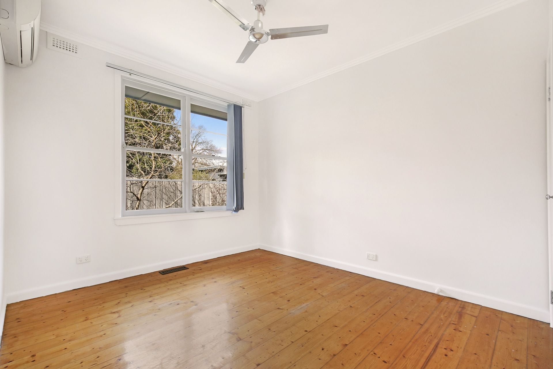 Freshly painted , three bedroom family home!