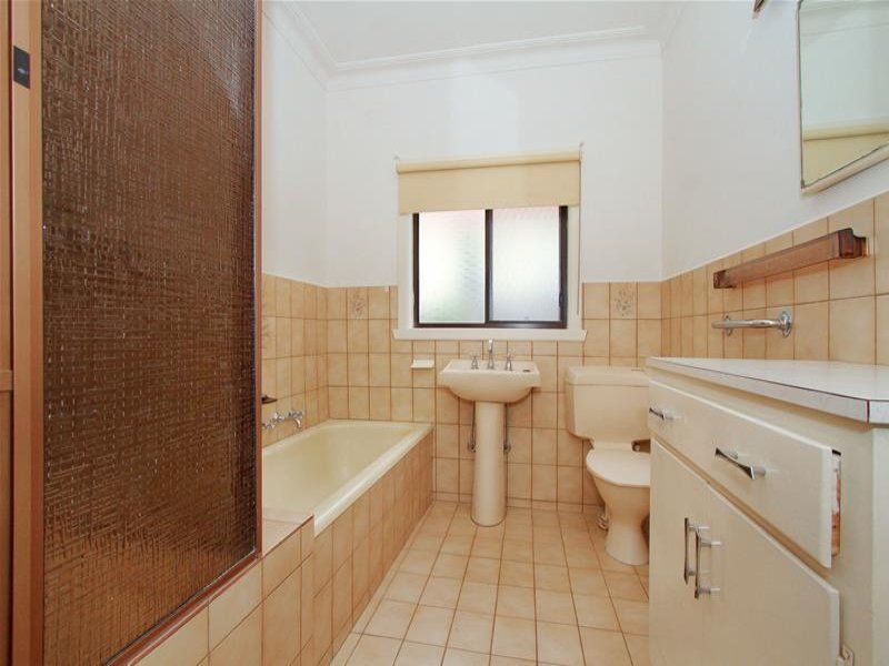 Large Beautiful Home - Full of Character!