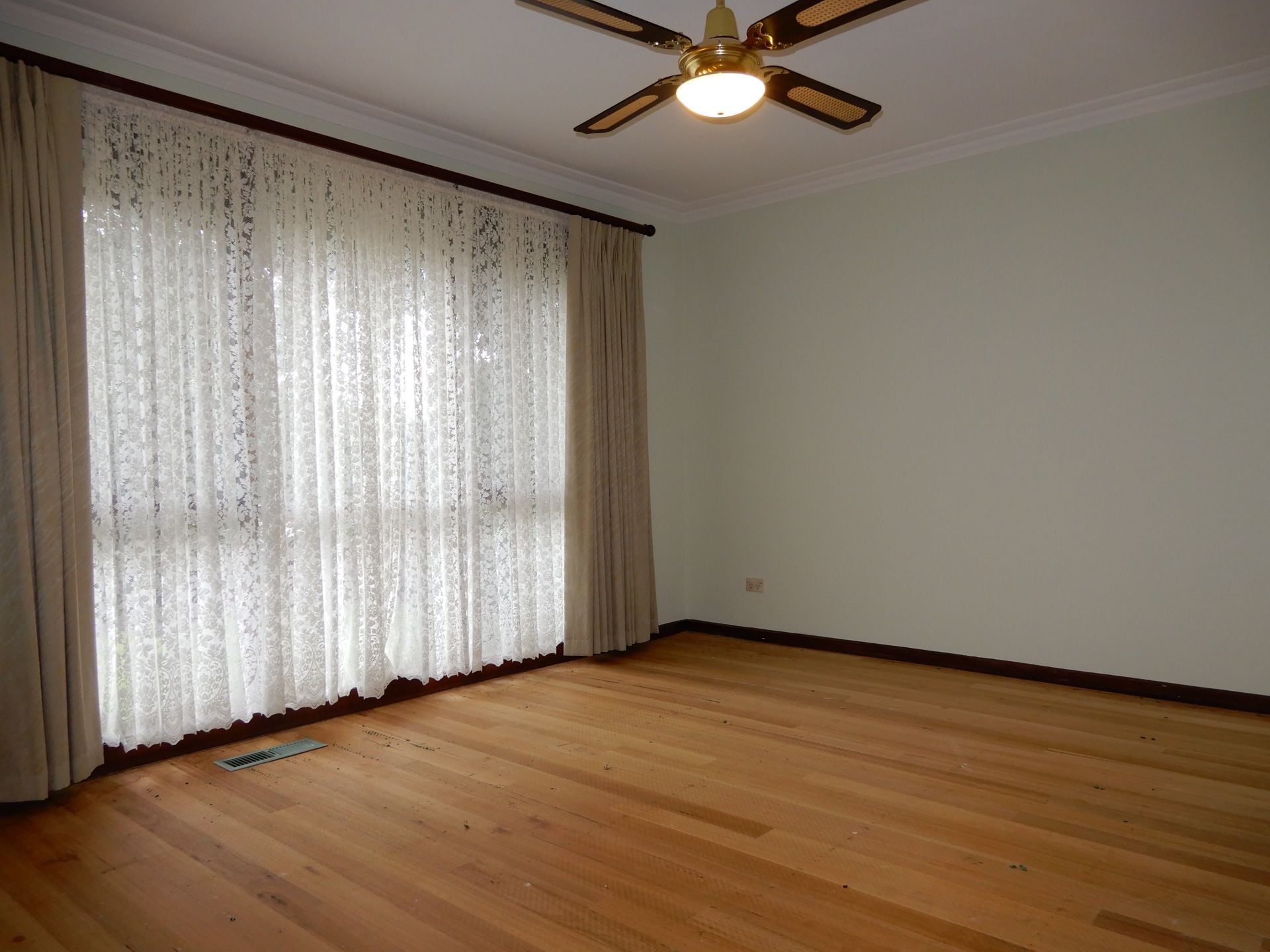 Spacious Living!!