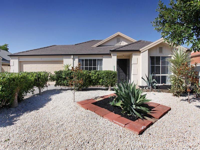 28 Milburn Circuit, Caroline Springs - Thumbnail 2