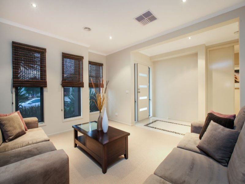 12 Osterley Close, Caroline Springs - Thumbnail 8