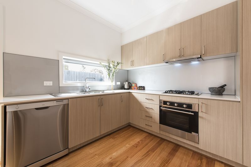 2/8 Fourth Avenue, Altona North - Thumbnail 4