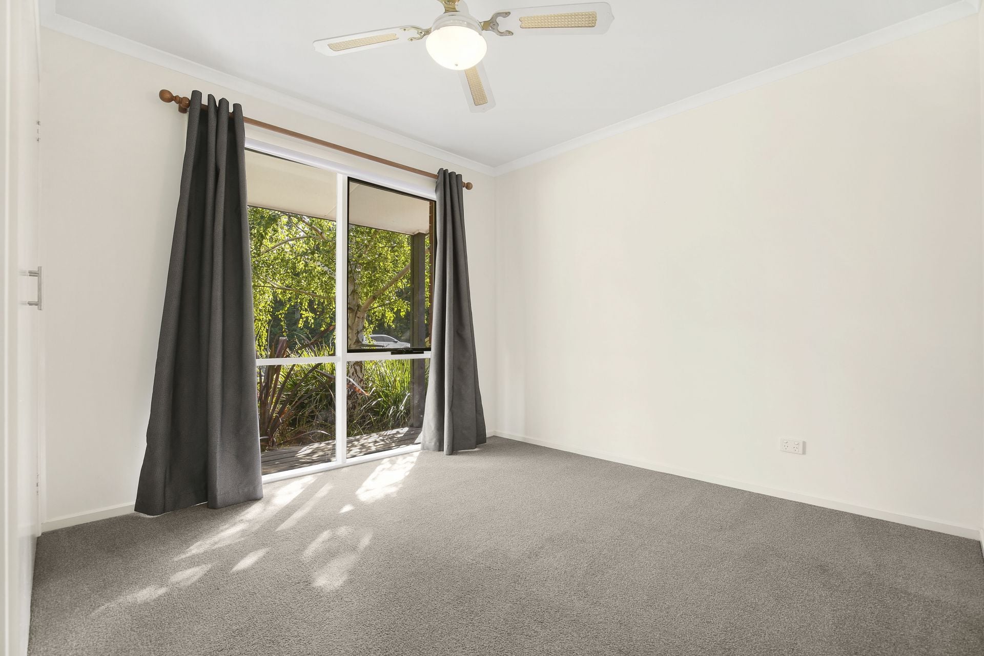 Spacious 3-Bedroom Family Home with Large Yard