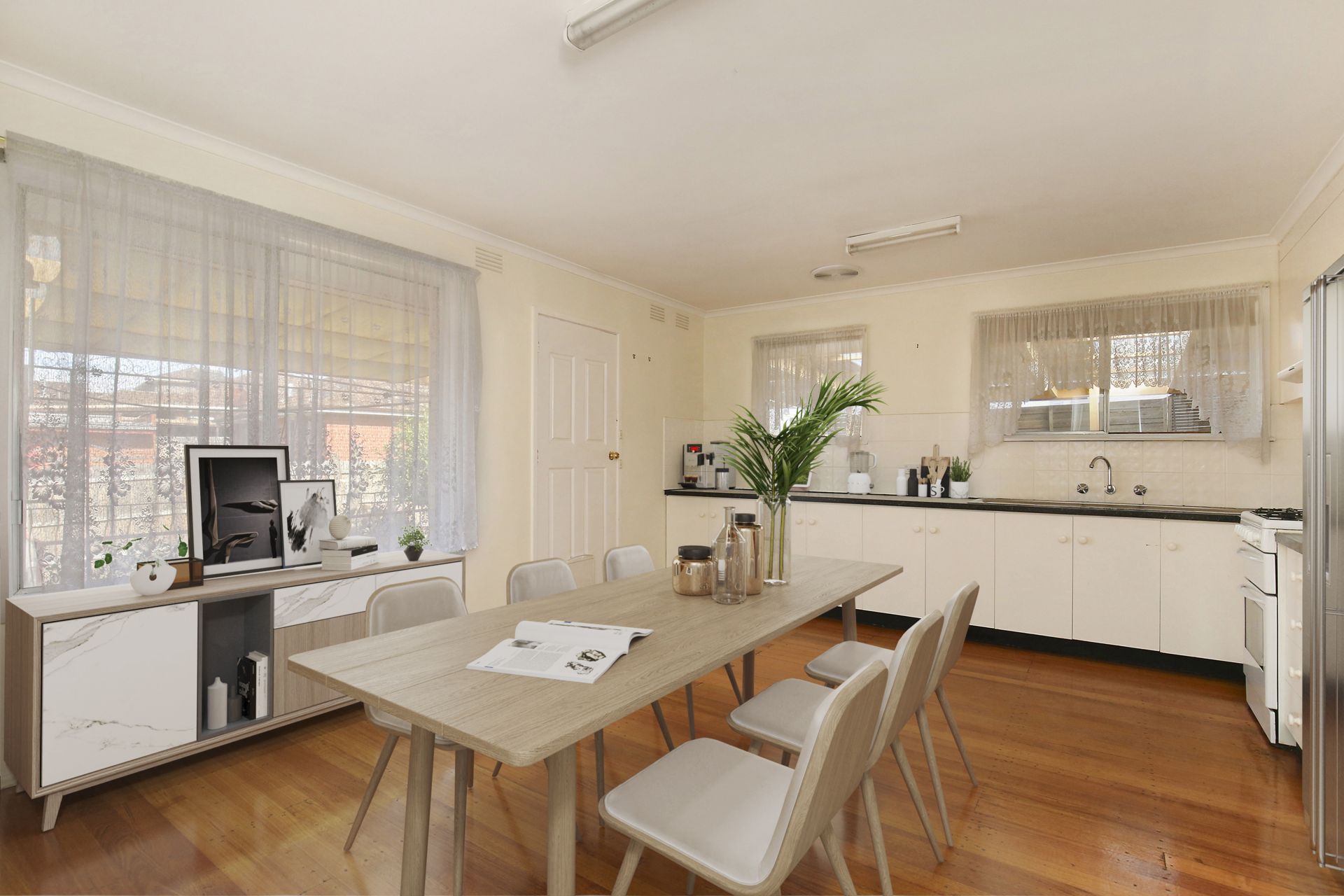 Enter The Market In Vibrant Location!