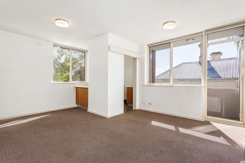 2/51 Stirling Street, Footscray - Thumbnail 3