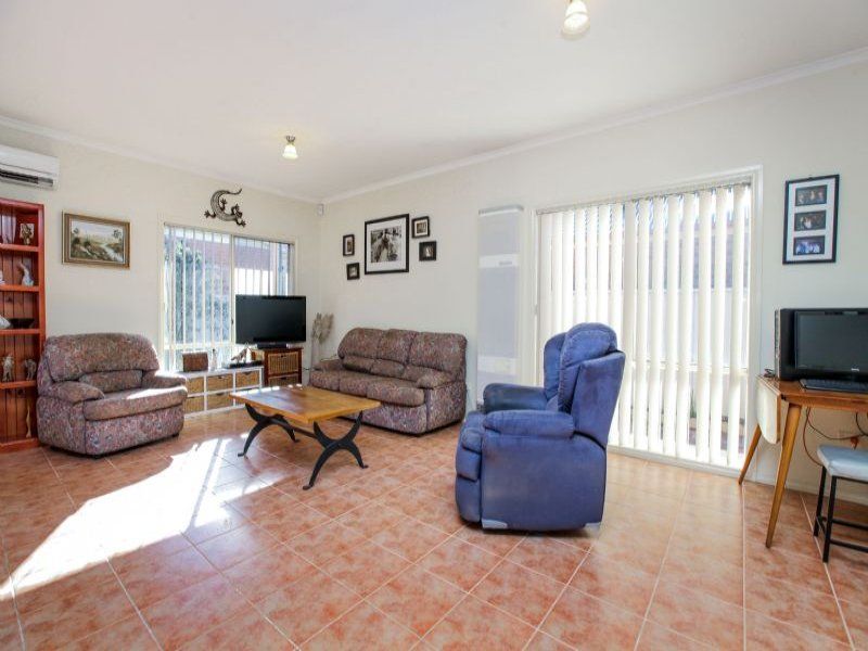 10 Millstream Way, Caroline Springs - Thumbnail 3