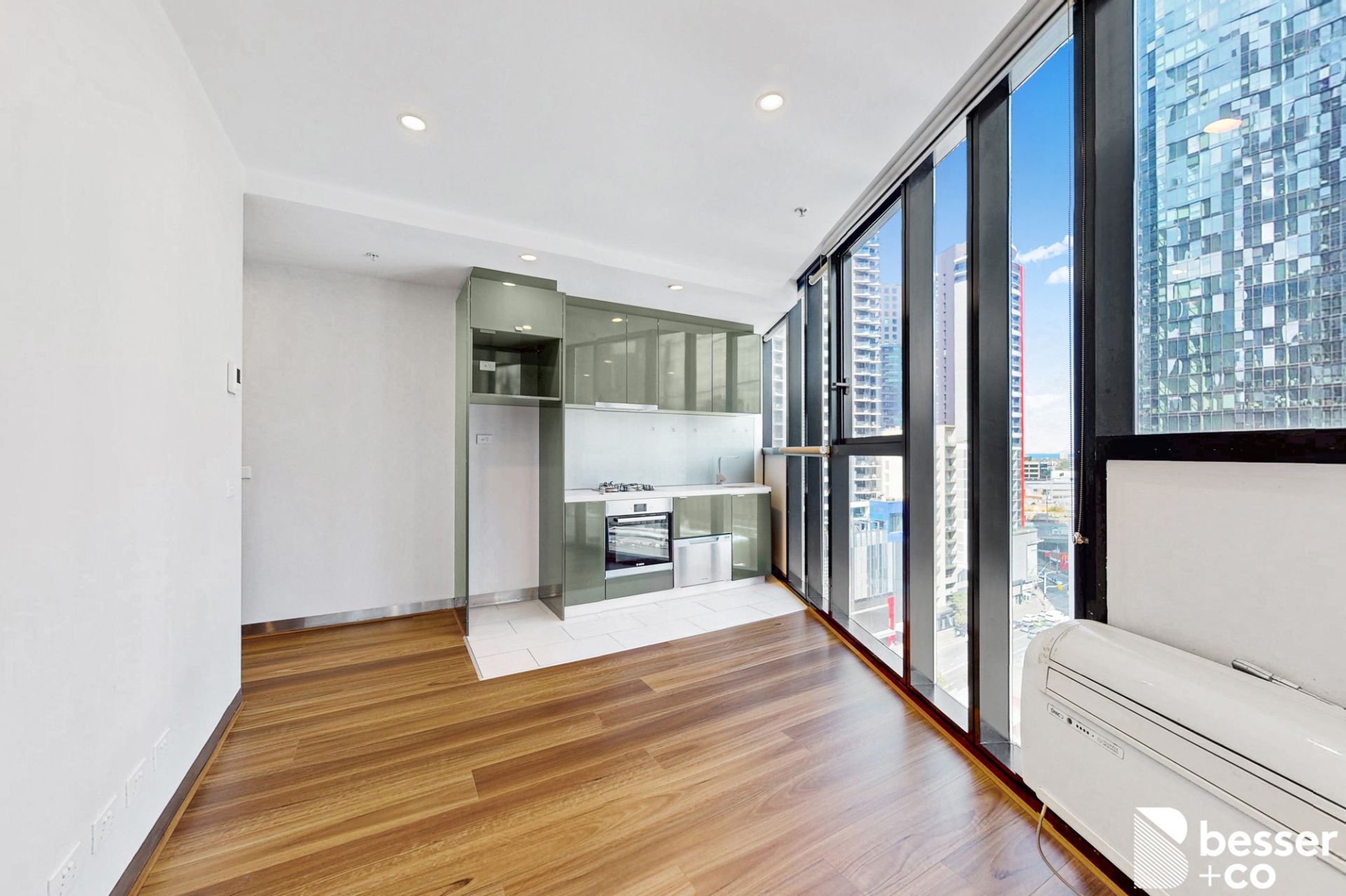 1405/33 Clarke Street, Southbank - Thumbnail 6
