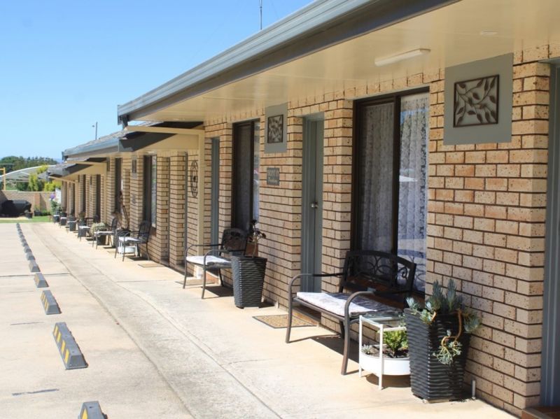 Manenti Quinlan & Associates Motel For Sale, MOTEL FOR SALE CENTRAL