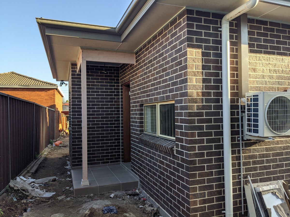 Real Estate For Lease 8a Koala Avenue Ingleburn , NSW