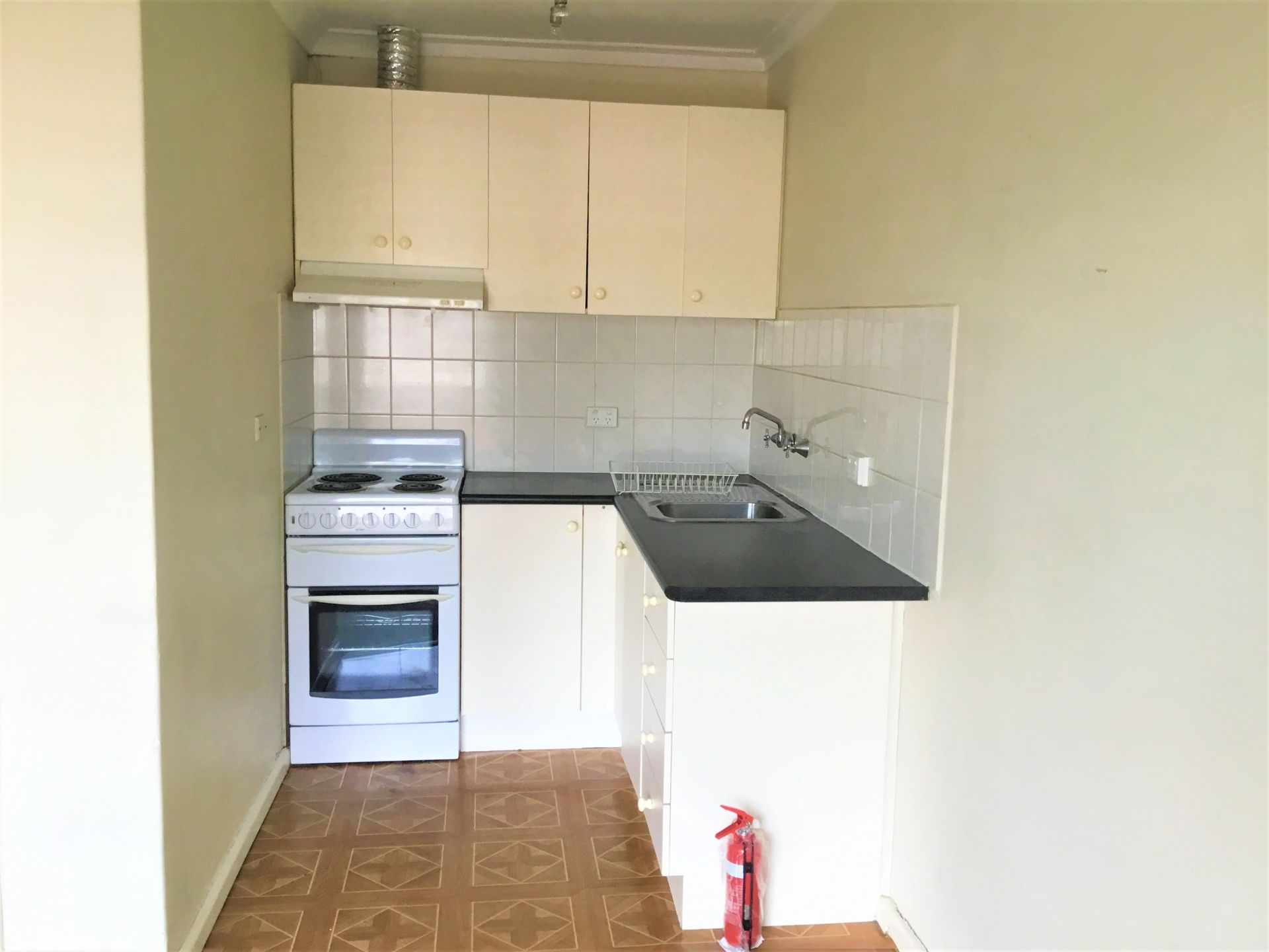 Minutes From Croxton Station & High Street!
