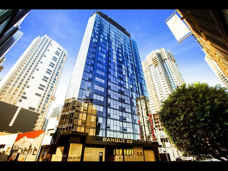 702/33 Clarke Street, Southbank - Thumbnail 2
