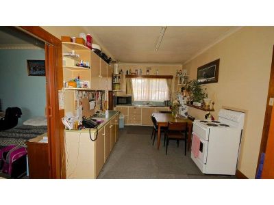 37 Thomas Street, EAST DEVONPORT, East Devonport - Thumbnail 6