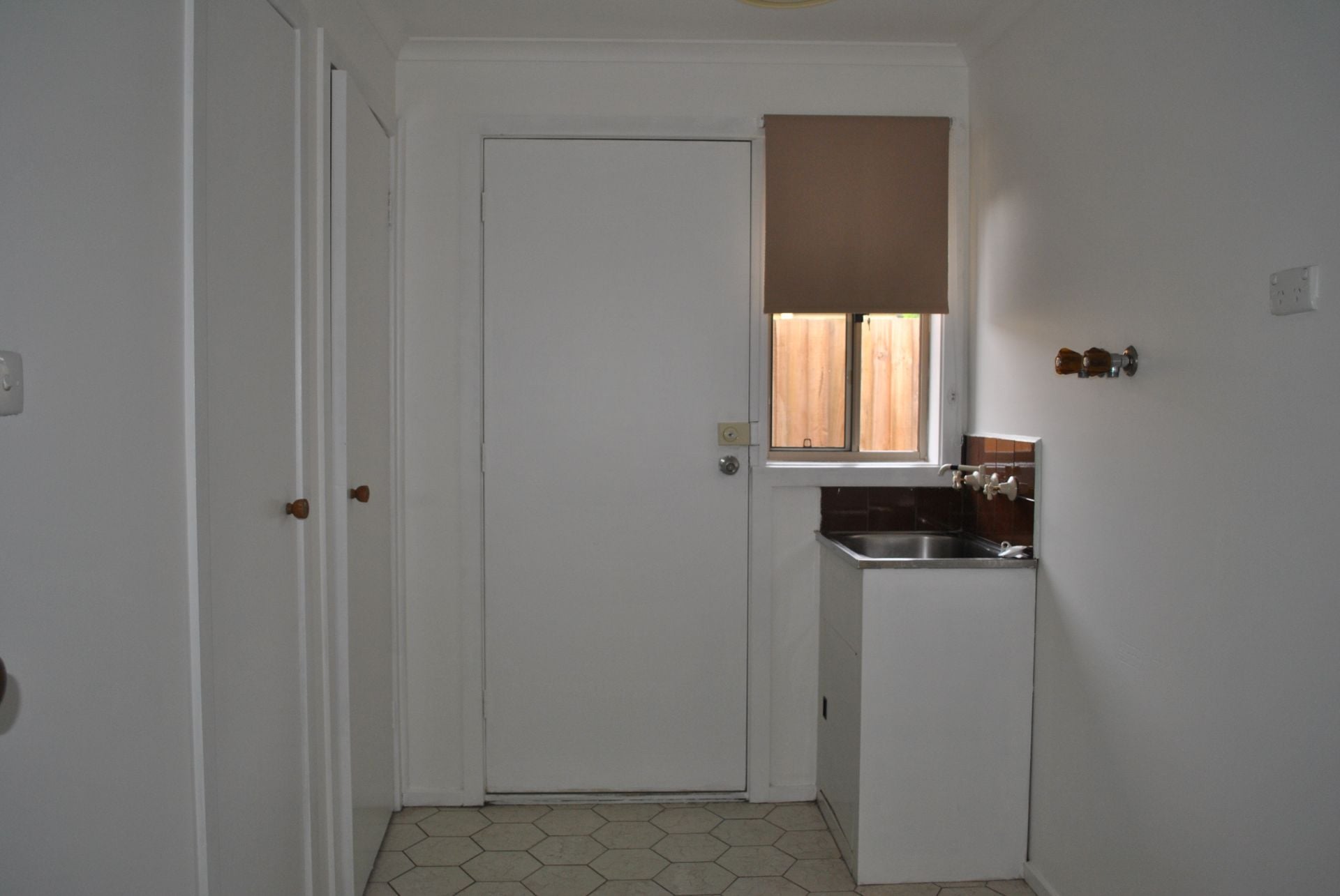 FANTASTICALLY LOCATED FAMILY HOME !!!