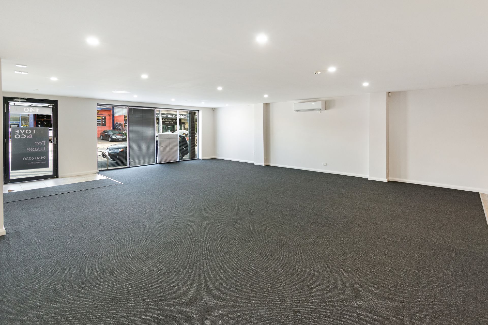 OUTSTANDING RETAIL/ OFFICE WITH GREAT EXPOSURE