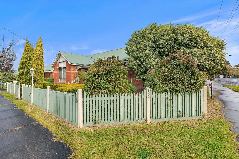 242 Rossiter Road, Koo Wee Rup OBrien Real Estate