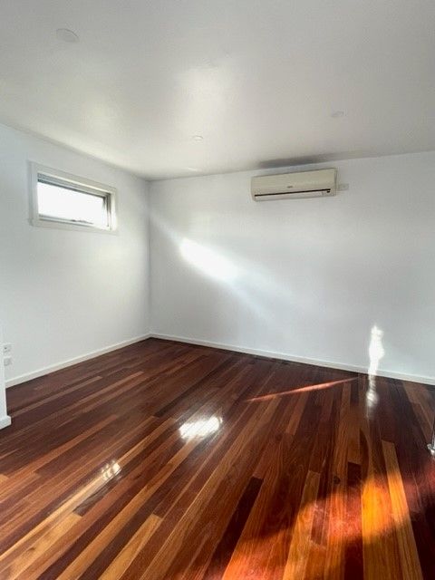 A Stunning townhouse in a Central Location!
