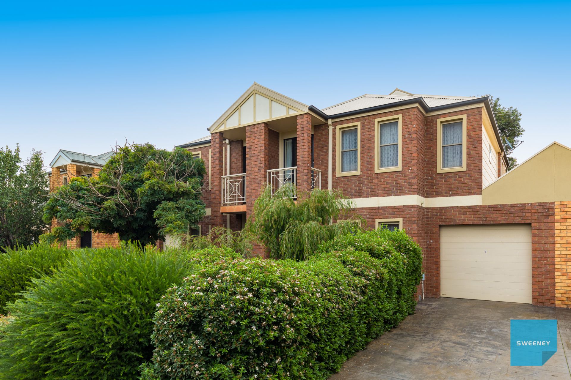 5/8 Lauffre Walk, Caroline Springs - Thumbnail 2