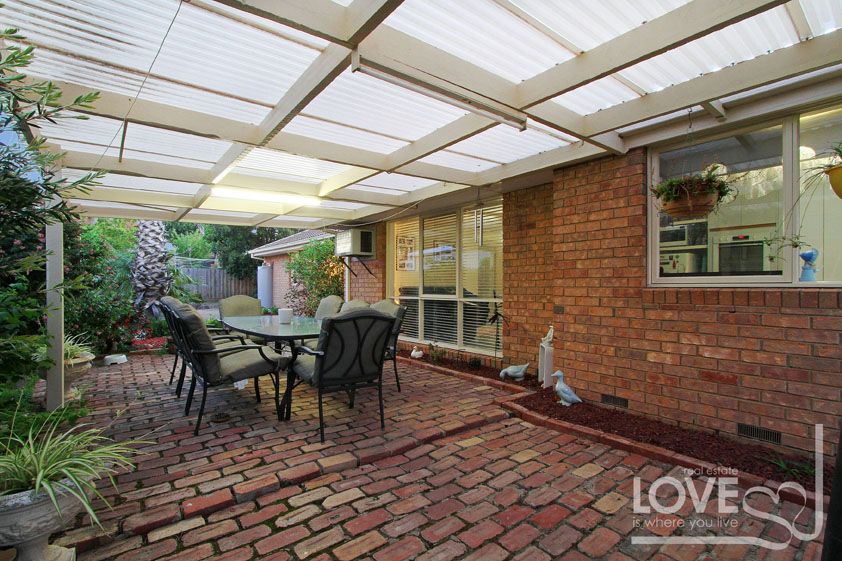 Location + Size = Amazing Family Living