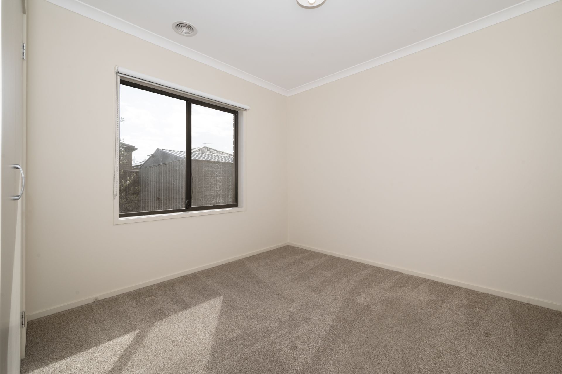 Spacious Family Home in Wollert – Available Now!