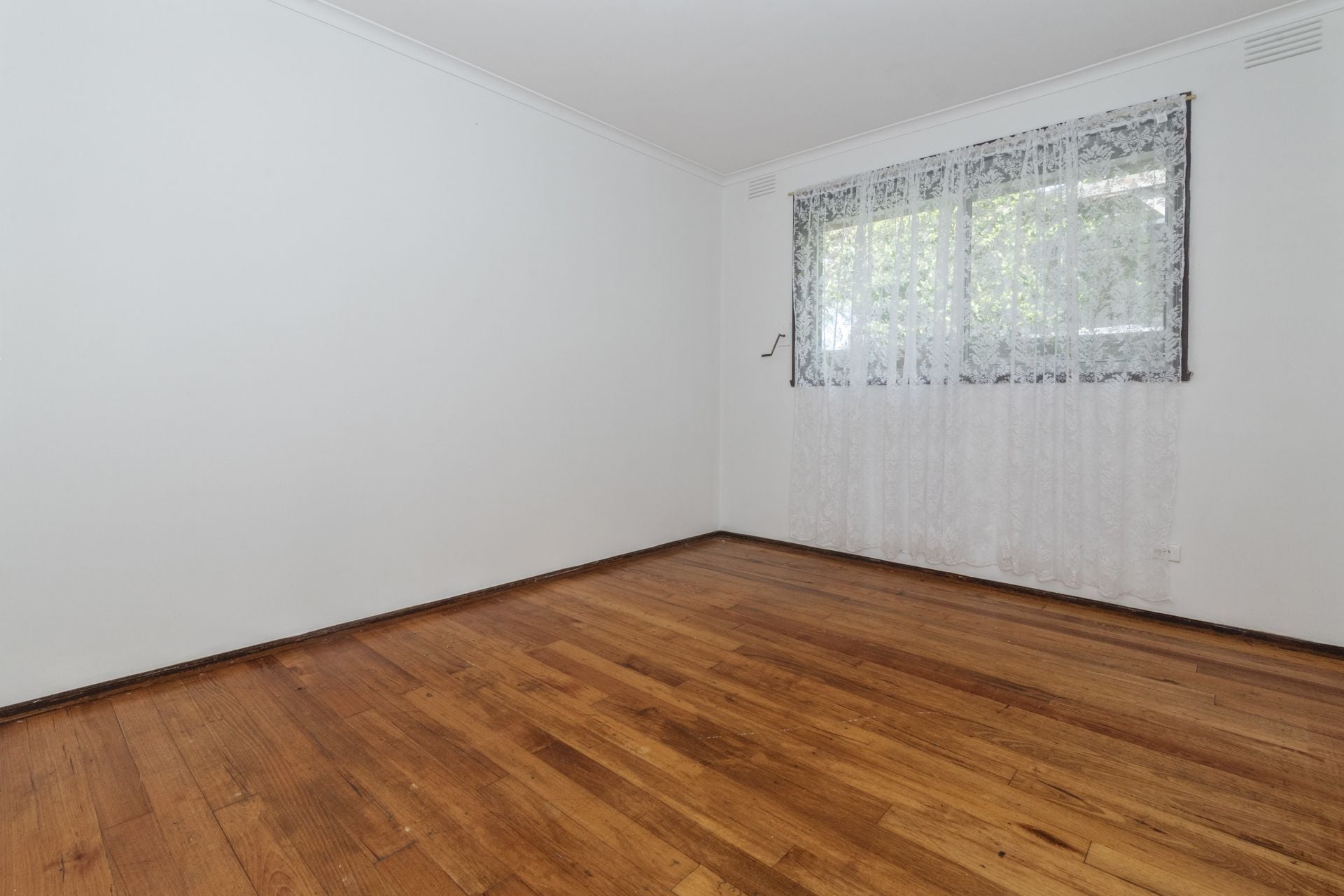 PERFECT FAMILY HOME IN PERFECT QUIET COURT LOCATION
